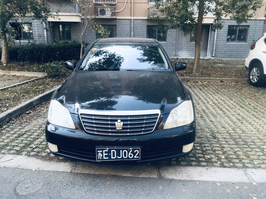 皇冠陆放两驱和四驱哪个动力好,皇冠陆放四驱和两驱动力有差别吗