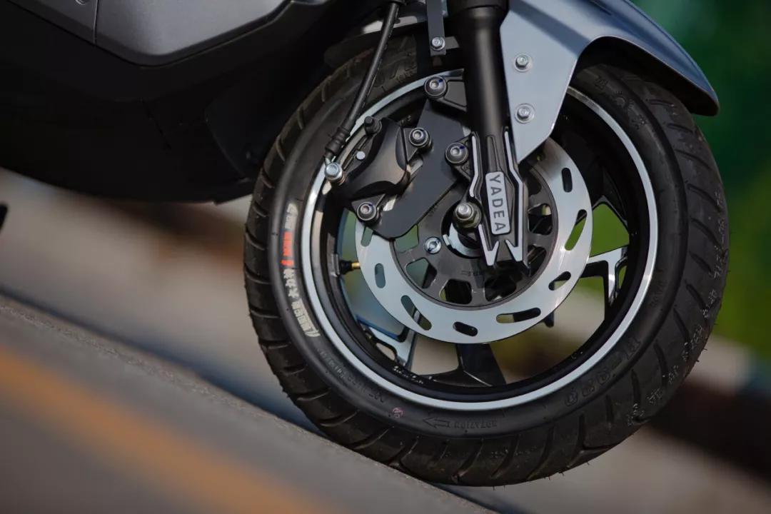 雅迪轻便摩托T9D能装多大电池,雅迪t9