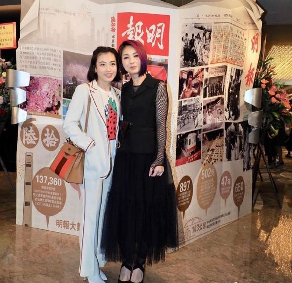 香港女首富甘比黑裙出席典礼,香港女首富甘比的成功