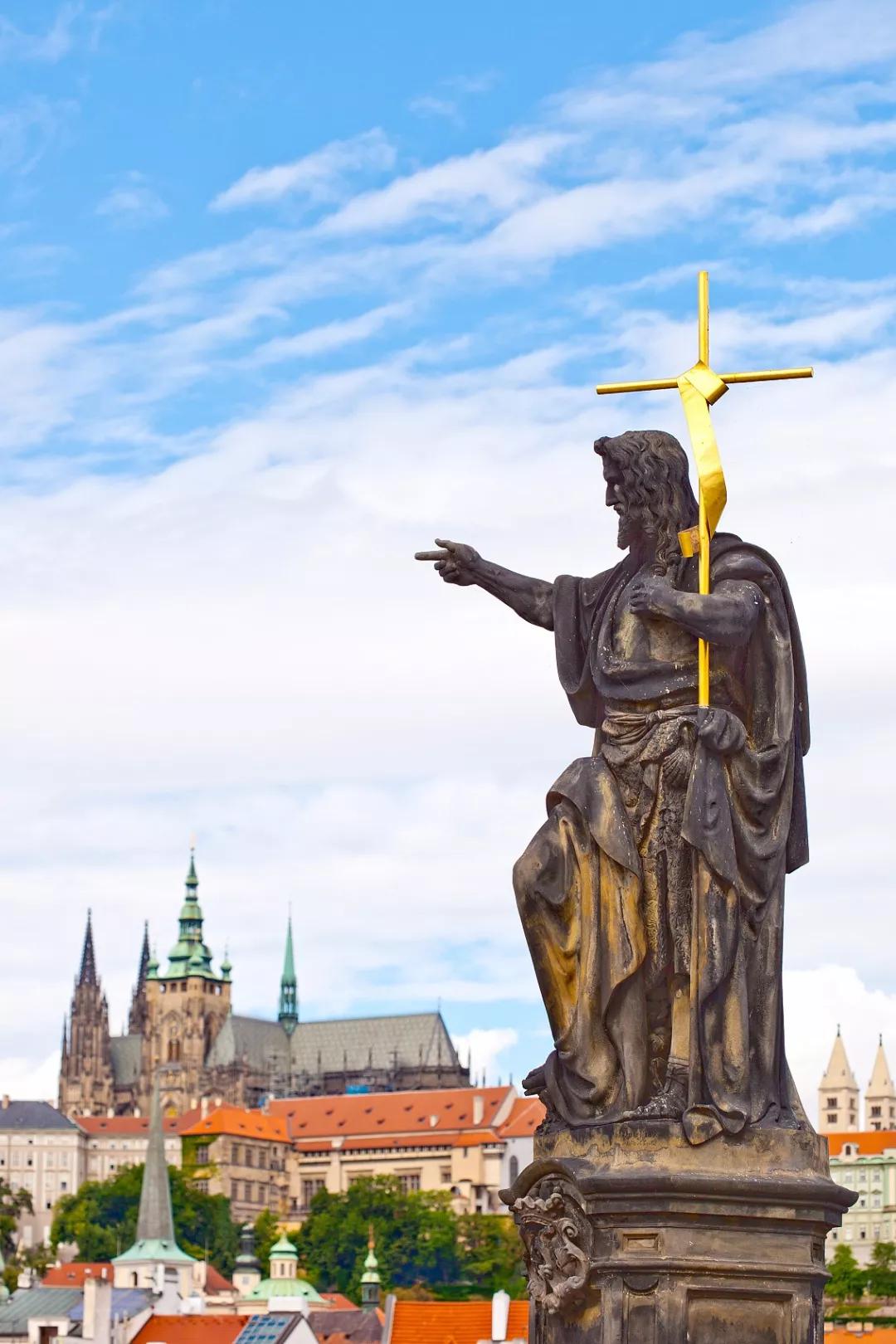 外国人为什么喜欢在游轮里玩,为什么西方人喜欢坐游轮