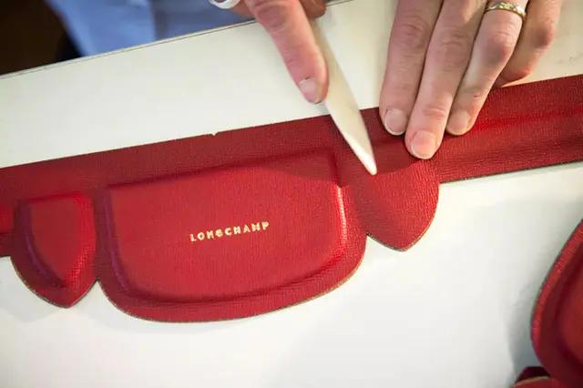 比DIOR晚成立两年，但它的饺子包火了70年，众多女星对它爱不释手