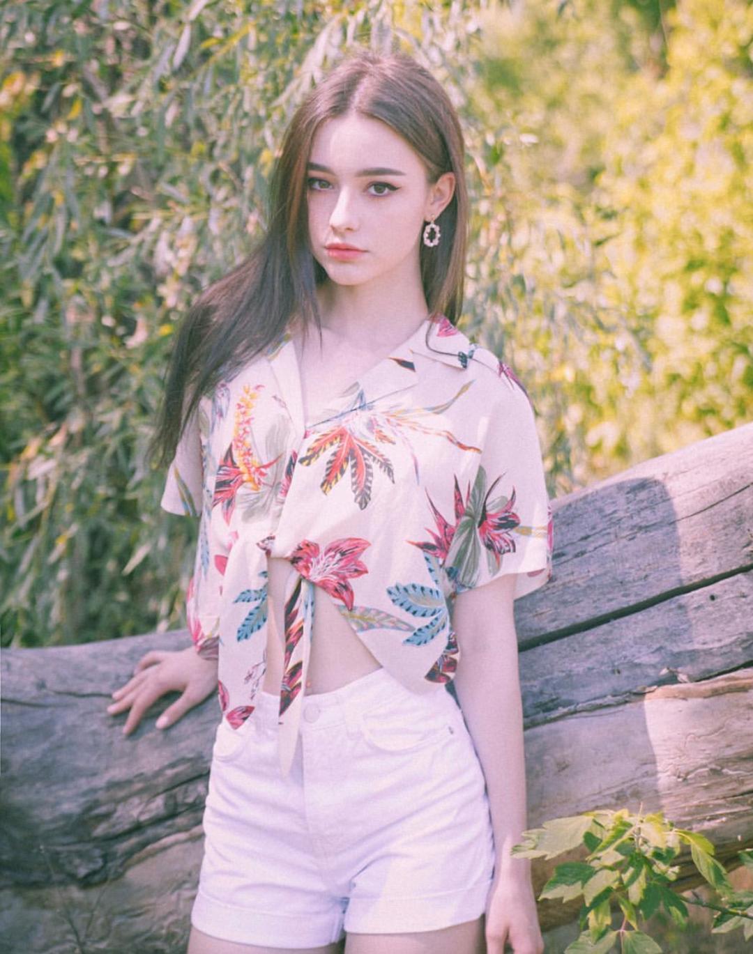 2020衬衫的五种潮搭你尝试过几种,女士真丝衬衫穿搭法2020