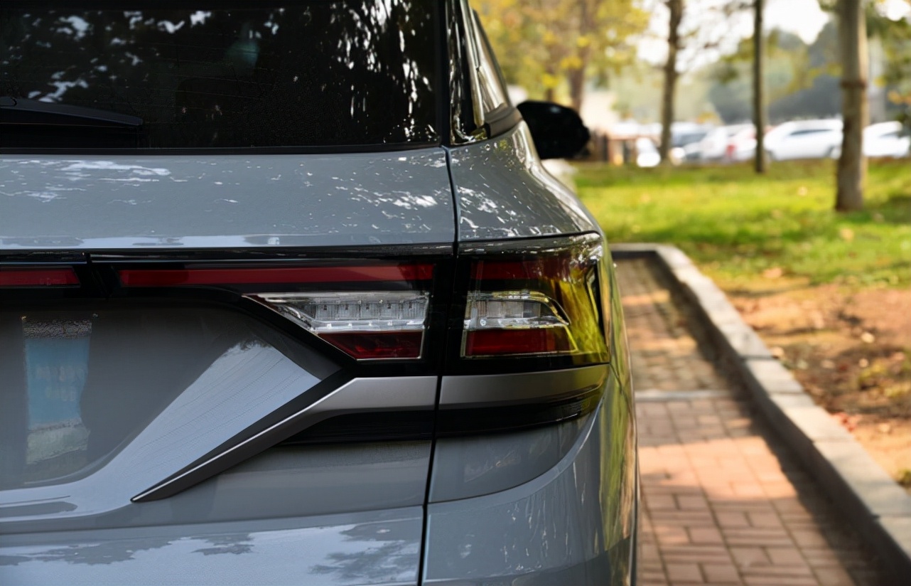 19年东风风神ax71.5t手动油耗,2015款风神ax7如何看平均油耗