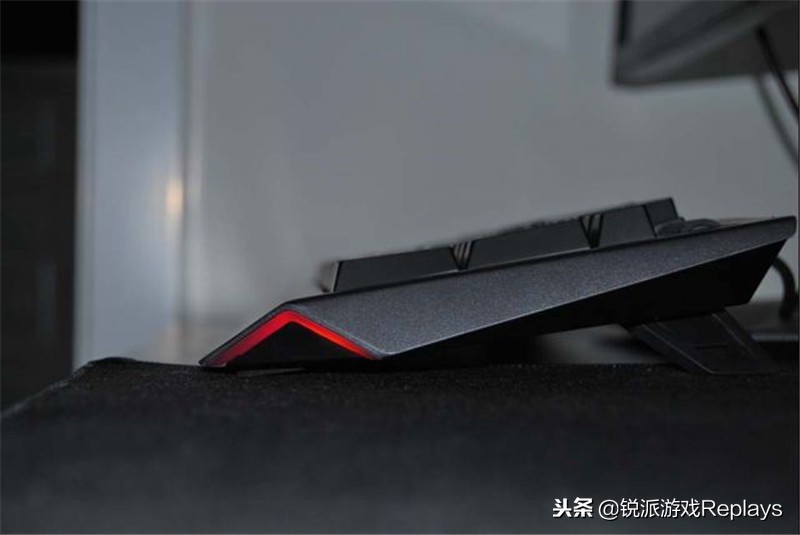 alienware外星人背部灯光,外星人全家桶颜值