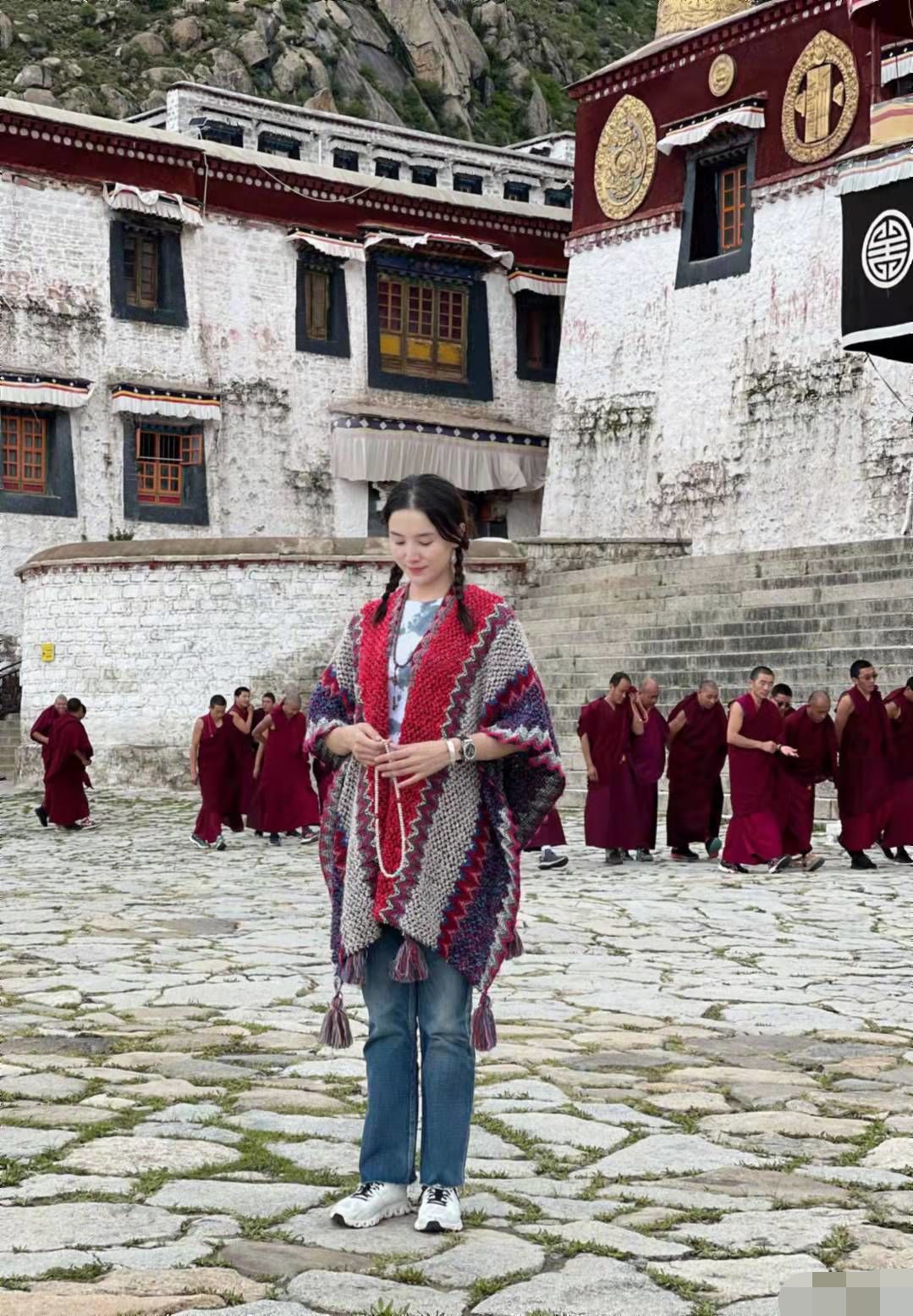 40岁宋佳职场装,宋佳lv套装多少钱