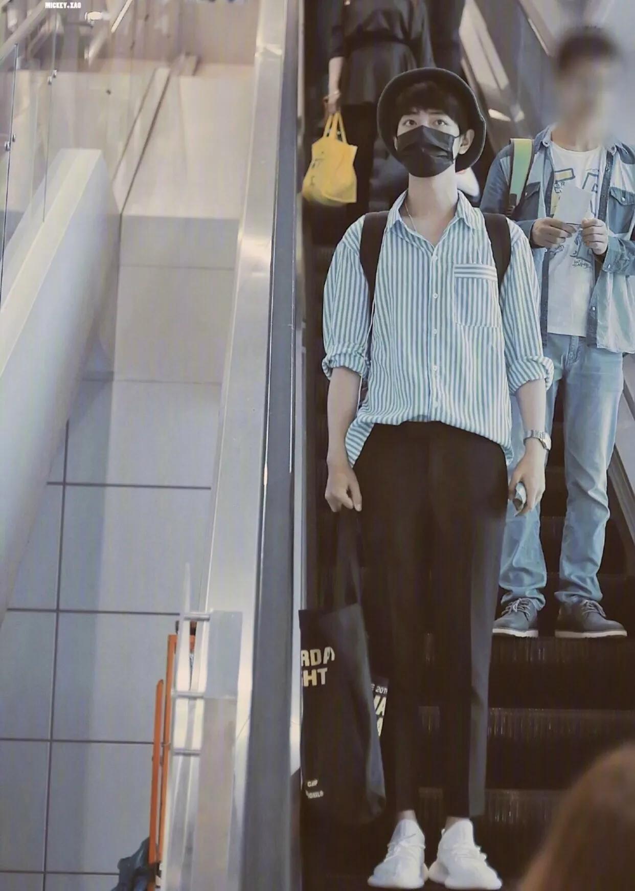 肖战最帅休闲装,肖战街拍视频素材