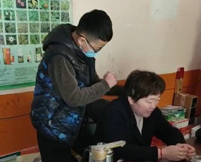 抗击疫情,与爱同行——益民中学“庆三八节——感恩母亲”活动丰富多彩