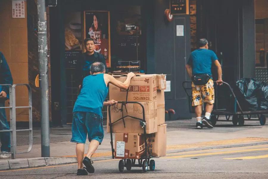 火车为什么还有人买硬座,火车卧铺比硬座难买