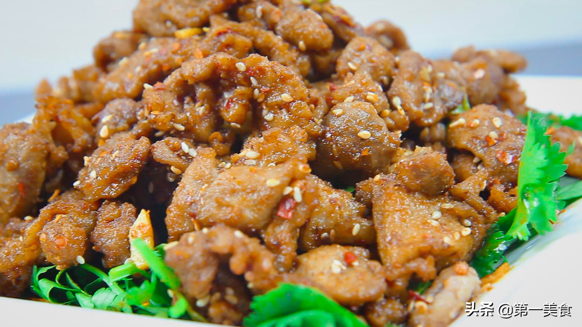 孜然羊肉要怎么做才不膻才好吃,孜然羊肉不滑油的做法