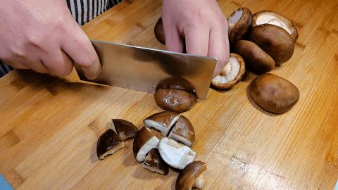 鸡腿香菇土豆粉条的做法大全家常,鸡腿配香菇超级好吃