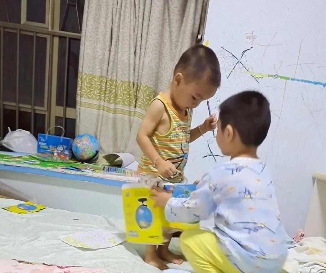 哥哥总是打妹妹妈妈应该怎么做,哥哥老是打弟弟时我应该怎么教育