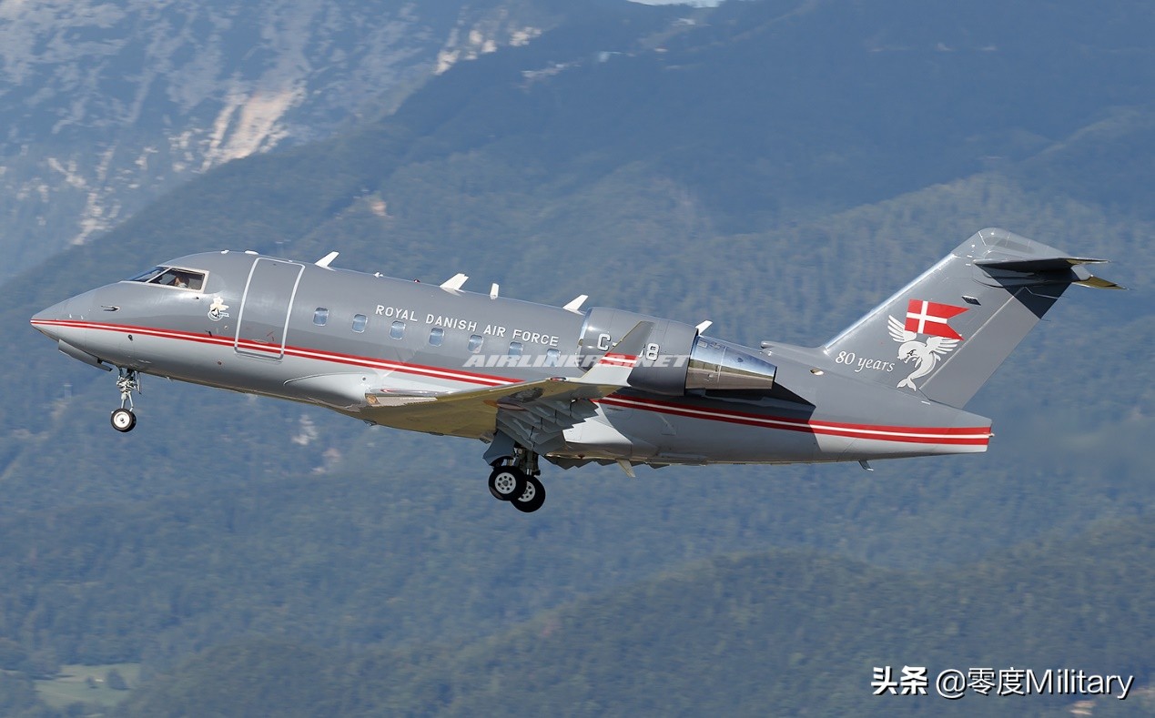 涓归害鐨囧绌哄啗瑁呭,鑻卞浗鐨囧绌哄啗杞扮偢涓归害