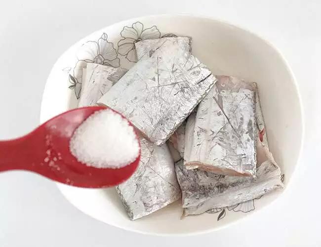 清蒸带鱼不腥的小窍门,家庭清蒸带鱼