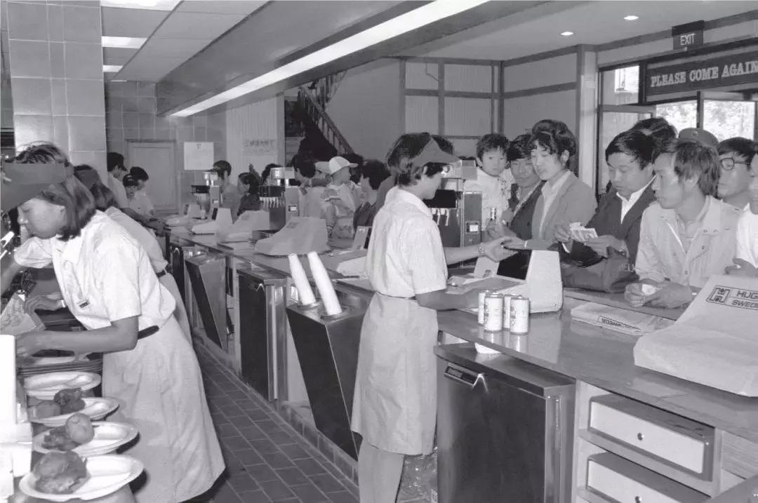 70张照片合集视频,70年衣食住行对比图