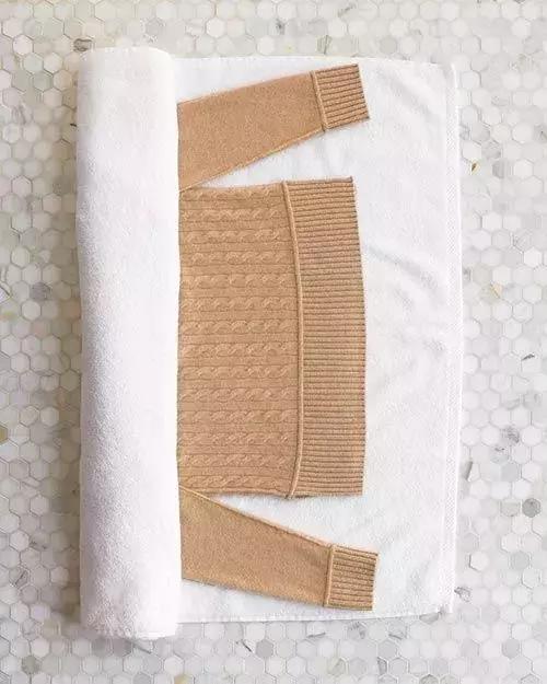 真丝衬衫羽绒服怎么清洗 (桑蚕丝羊绒衬衫怎么洗涤)