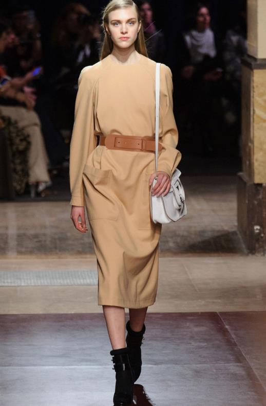 有品位的女人夏天穿什么好看,有品位的女人腰带