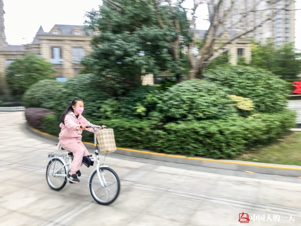 三个女生被困18天,三个女孩被困在密室