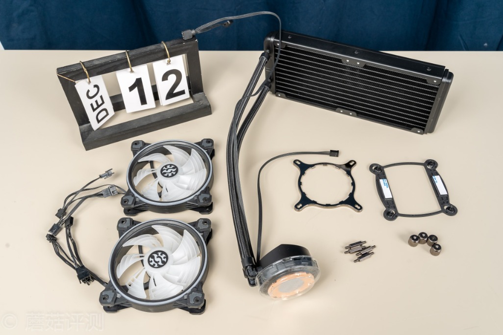 最好的240水冷评测,240分体水冷和240一体水冷对比