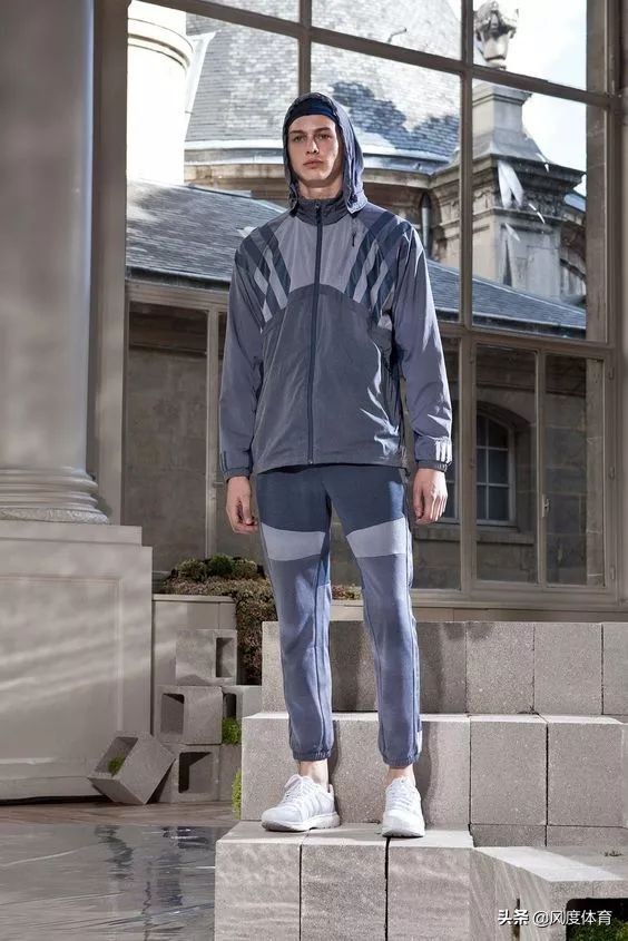 颜值高大长腿还会穿,谁高中没有暗恋过这样一个体育生?