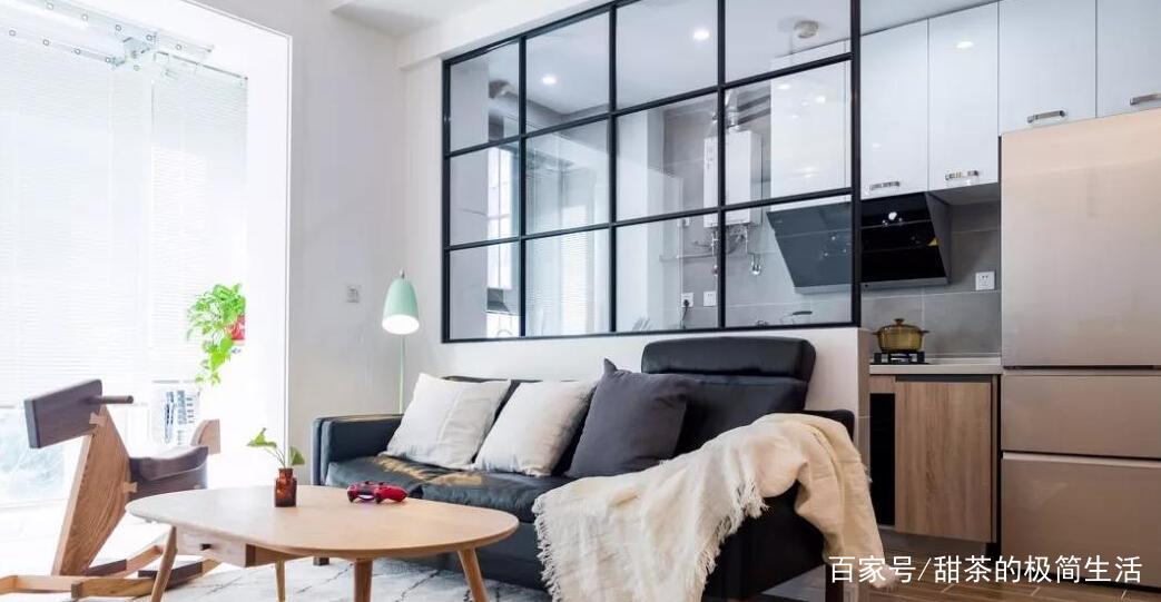 现在流行的玻璃隔断效果图,小户型打玻璃隔断是个好主意吗