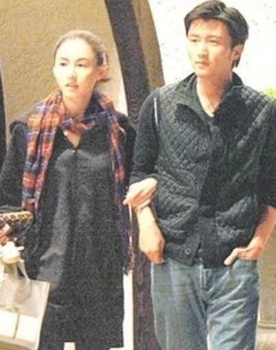 窦唯王菲离婚原因揭秘,王菲窦唯离婚时多大年纪