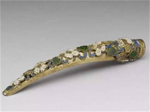 清朝妃子戴指甲套的作用,清朝皇妃为什么戴长指甲套