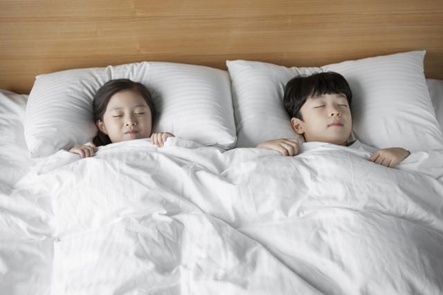 孩子夜间磨牙是怎么回事,孩子夜里磨牙吱吱响是怎么了