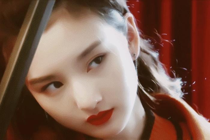 酷像张柏芝的童星被杨祐宁“捏脸”，网友：其他童星为何成这样？