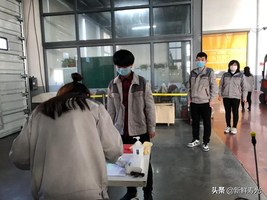 复工复产现场实拍,走进生产车间工人们紧张有序