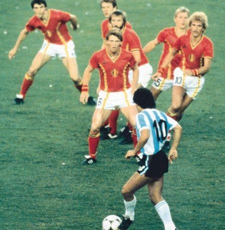 足球8人制战术训练,8人制足球阵型和打法