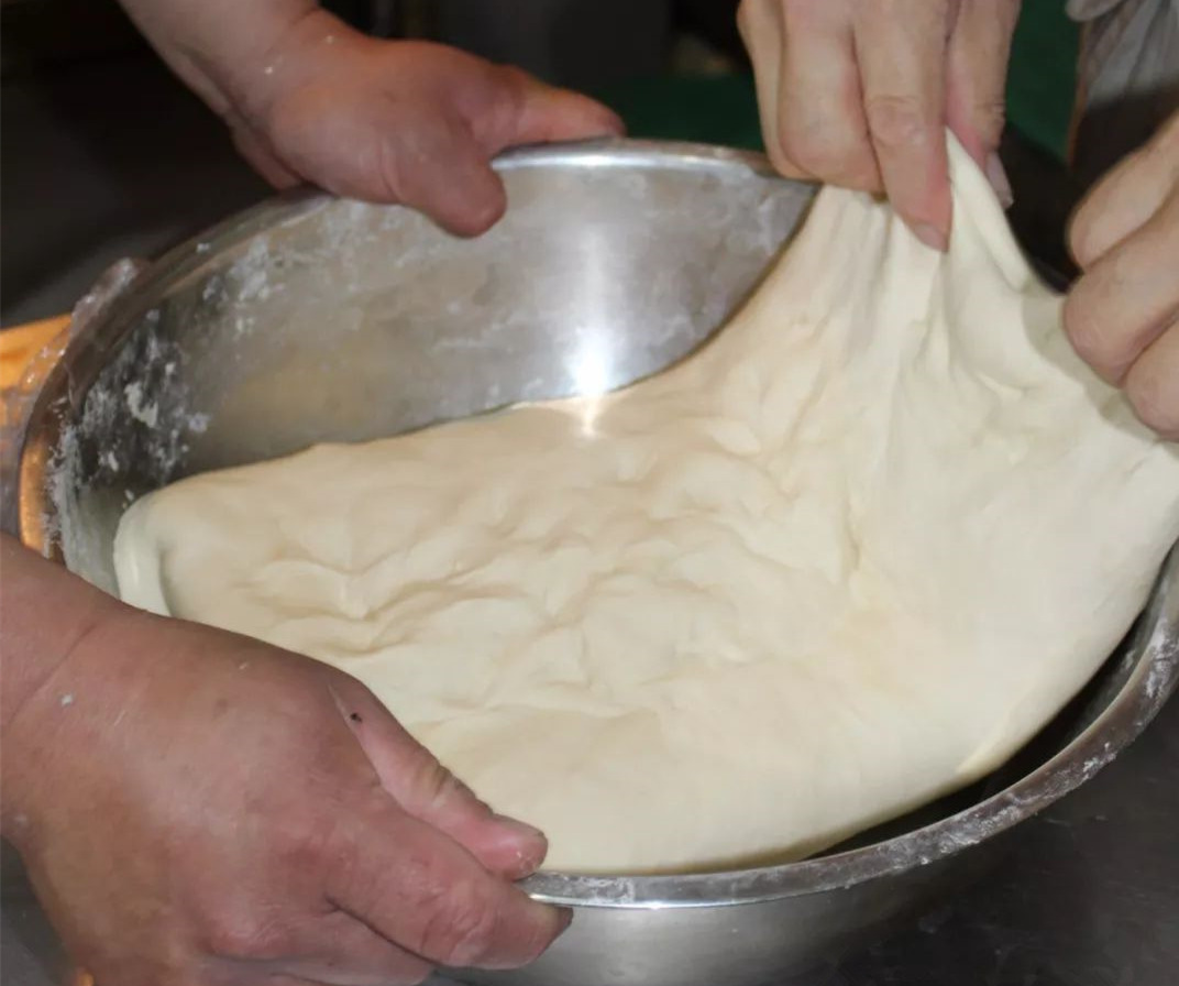 早餐面食技术培训油条配方,早餐店油条做法和配方的全过程