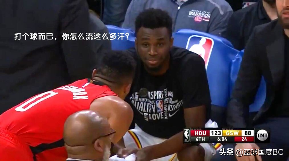 威少对维金斯视频,唐斯被维金斯隔扣赛后库里反应