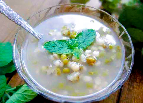 煮出颜色碧绿的绿豆汤的正确方法,怎么煮出来的绿豆汤不会变颜色