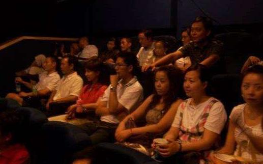 图片过于真实，MIIN车友会小姐姐最多，普拉多车友会都是大叔