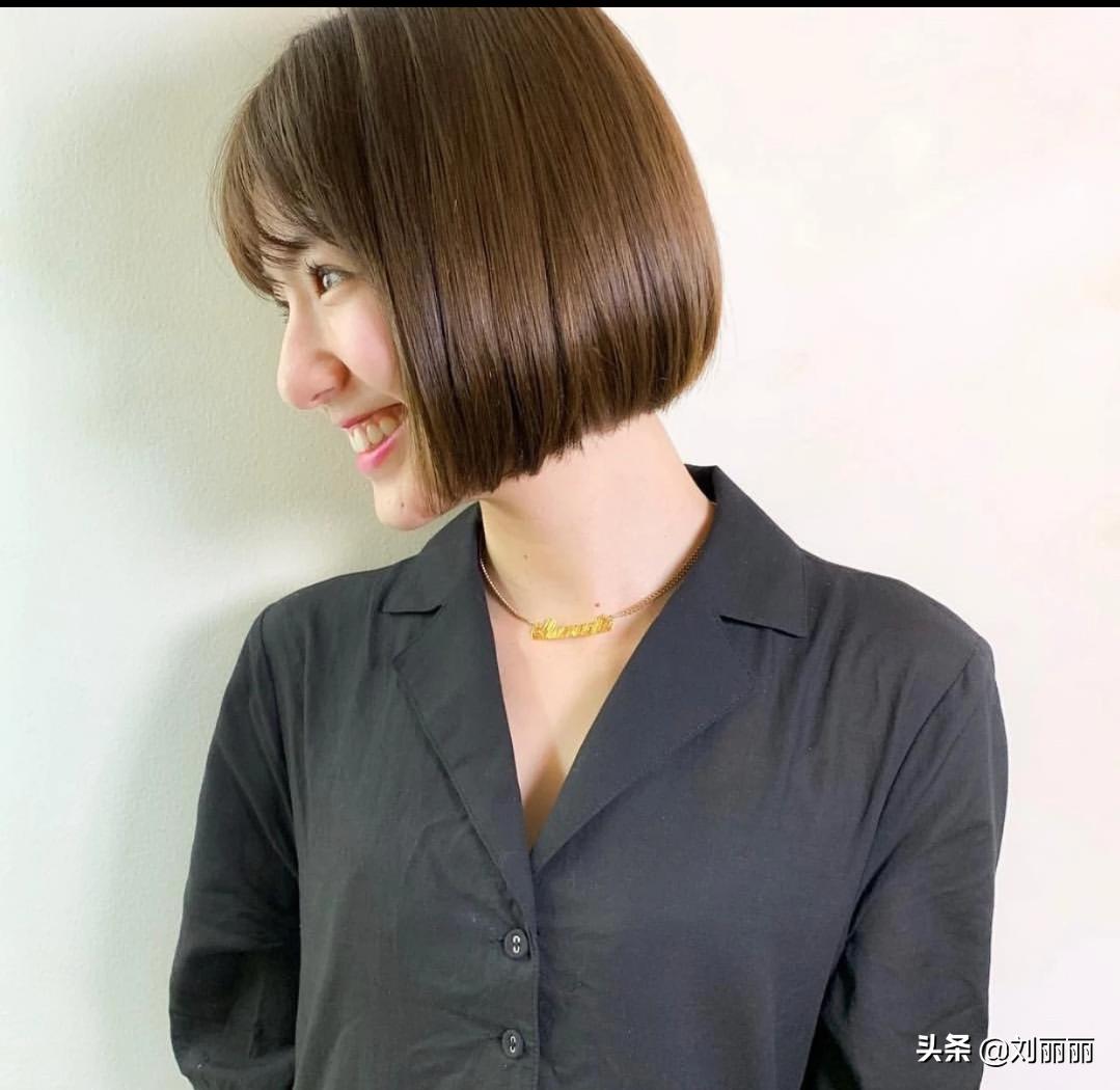 女生短发别针造型,所有女生剪完不用打理的减龄短发