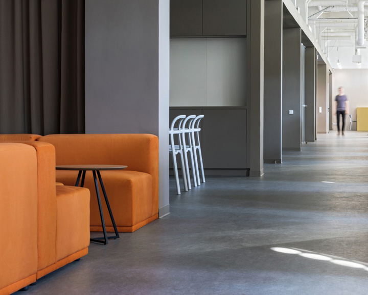 紫色妖娆软件公司Vanco布卢明顿时尚办公设计欣赏