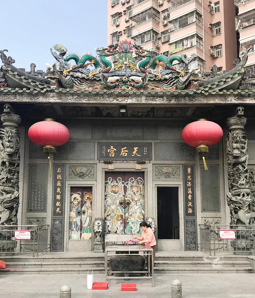 迈向有钱时代的笋岗：有人怀揣*迁拆**梦，有人害怕做网红…