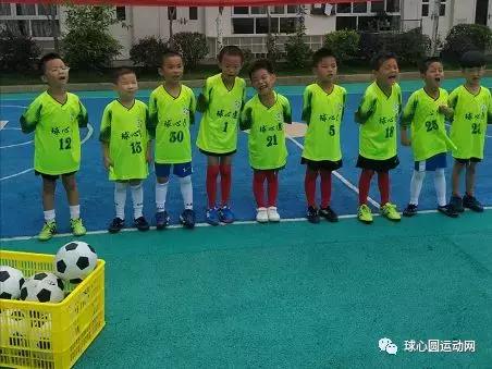 学踢足球的第一步,踢足球怎么踢得更高更远