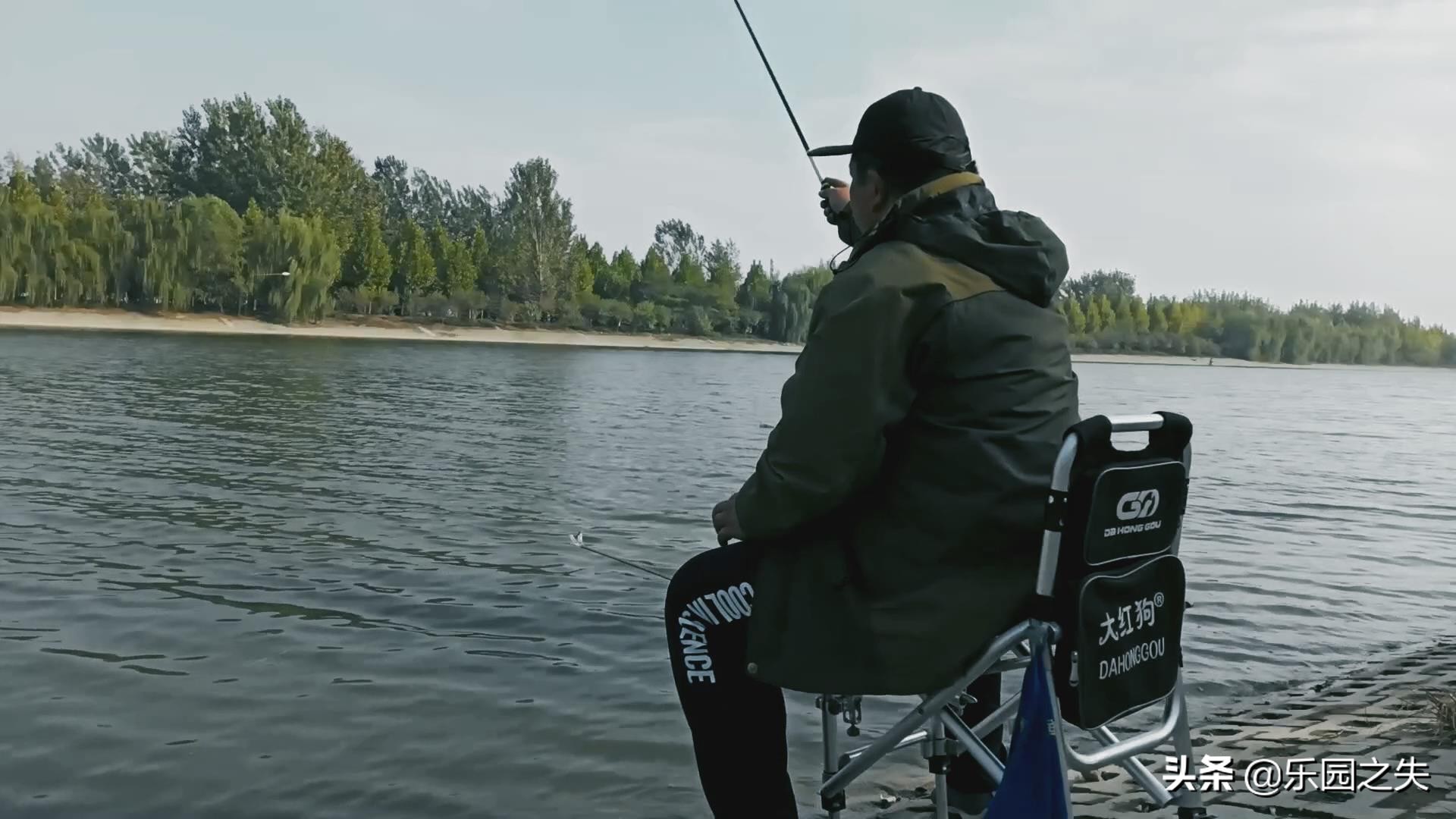 新手钓椅和钓箱,钓箱好还是钓椅实用