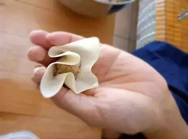 馄饨怎么包一秒一个,馄饨怎么包100种方法
