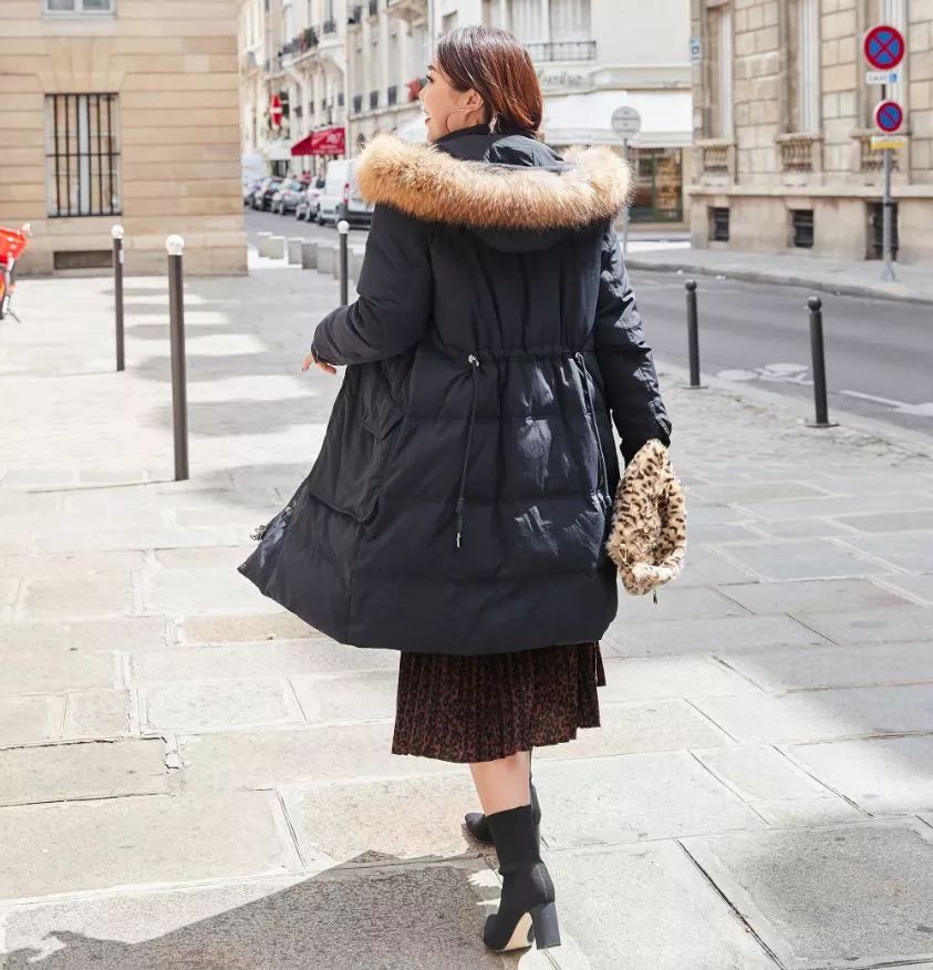 身材胖怎么穿？微胖女孩的时尚穿搭指南