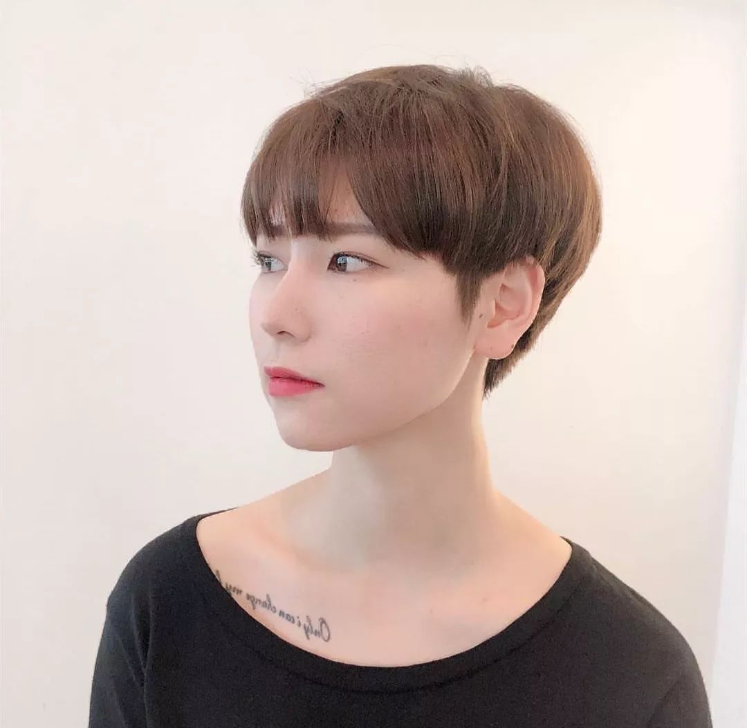 中长发锁骨发烫发中卷,初恋锁骨发中长发烫发