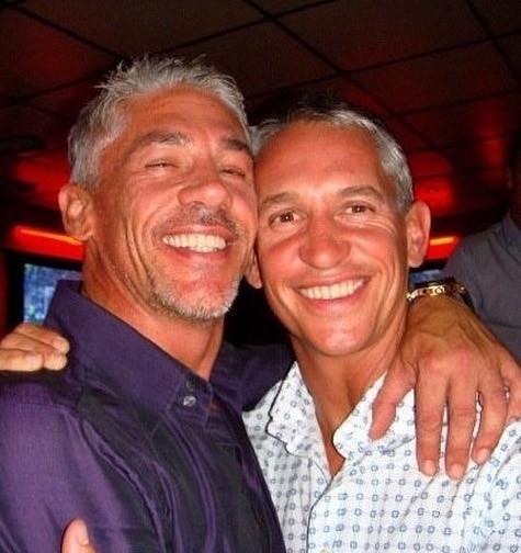 英58岁花花富豪订婚25岁女星，曾公开招女友，要求多还禁怀孕