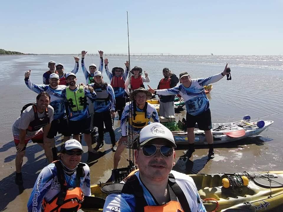 这才是最真实的国外钓鱼人，别崇洋媚外了，原来我们都被骗了