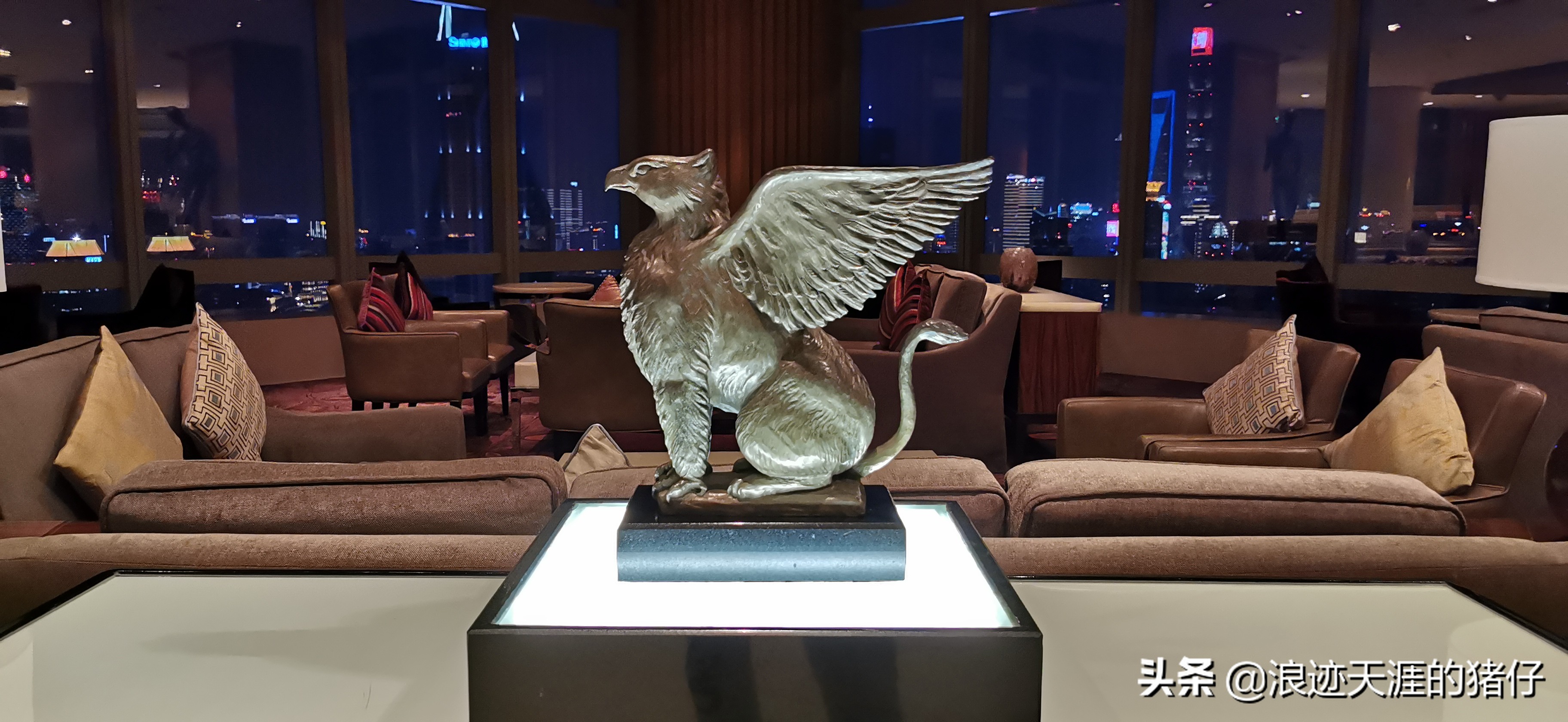 开业十八年上海最中心奢华五星酒店体验,喜半参犹。因为疫情缘故