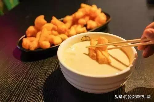 这个品牌用豆浆开了37家店成网红比喜茶、奈雪、茶颜悦色还会玩