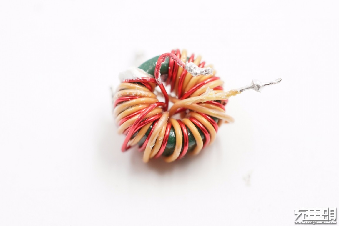 联想口红氮化镓充电器,联想氮化镓充电器对比测评