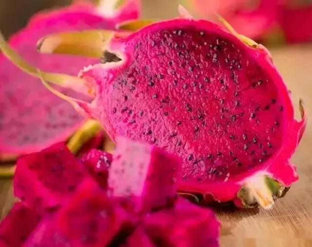 又甜又香的火龙果,夏天火龙果这样吃太凉爽了