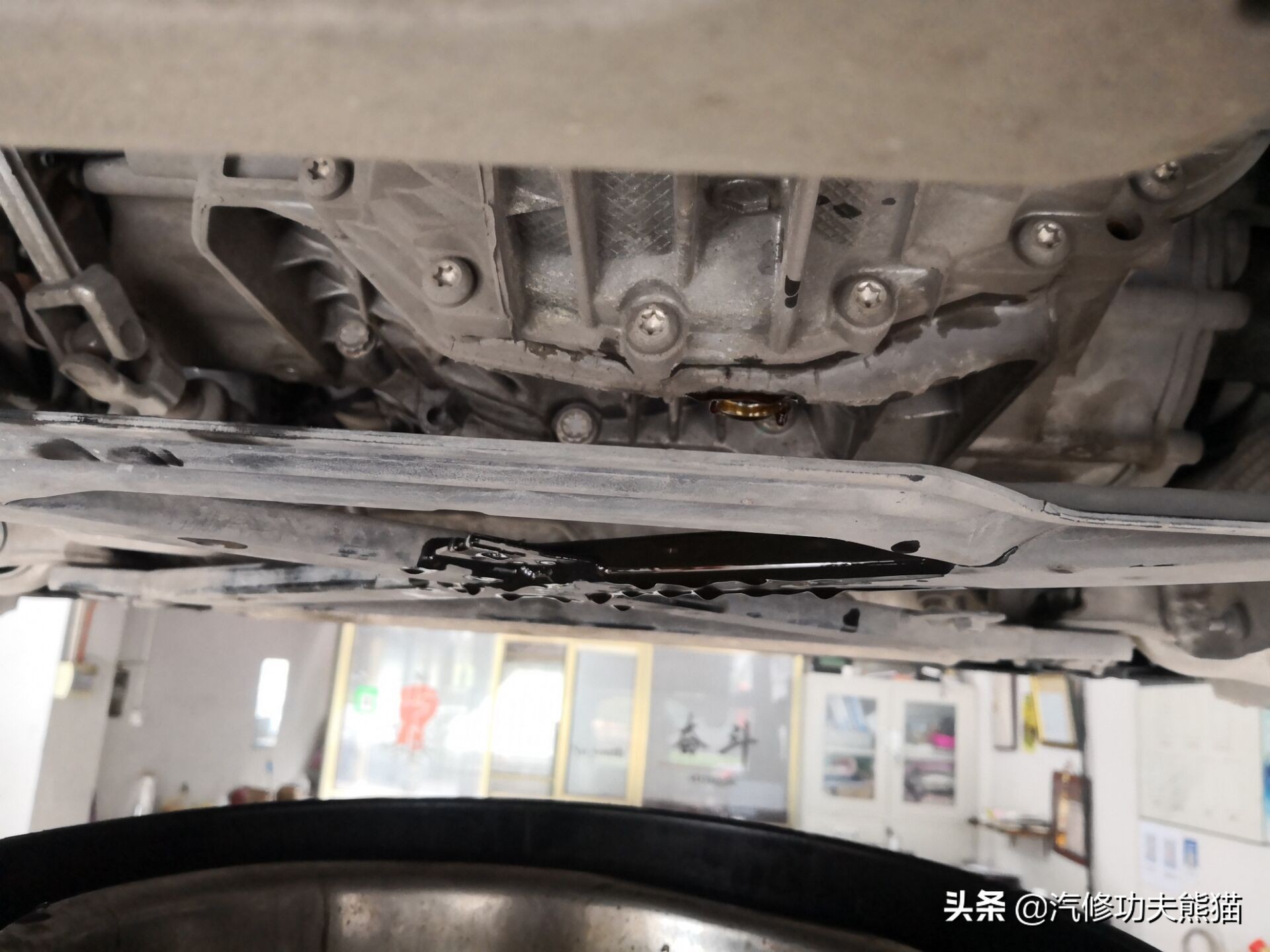 2013奥迪a4l烧机油怎么解决,奥迪a4l哪一款开始烧机油不严重