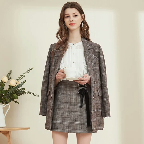 小西装怎样搭配好看,小西装怎么搭配好看